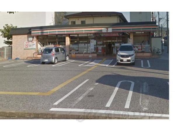 コンビニ　セブン-イレブン 彦根駅前店（コンビニ）まで610m