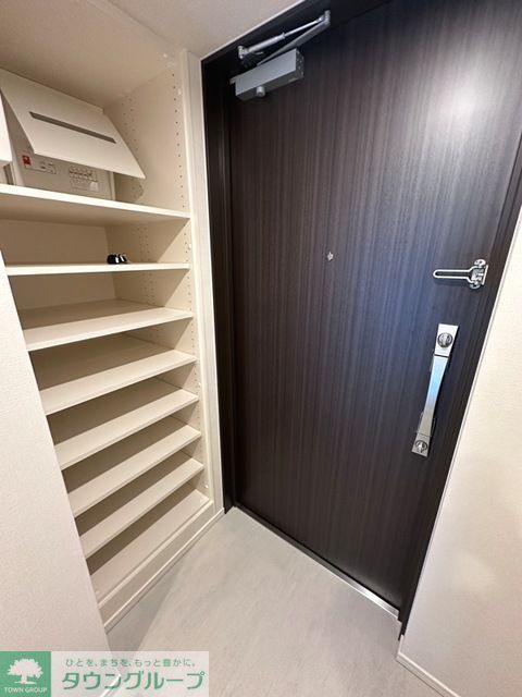 玄関　※写真は同タイプ住戸です。