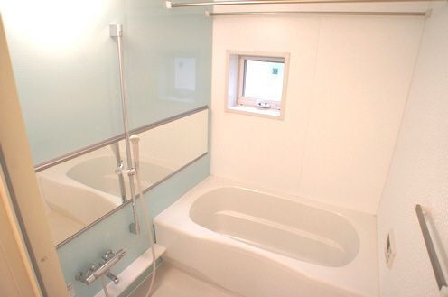 バス・シャワールーム　別のお部屋の写真です