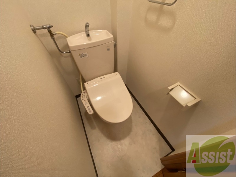 トイレ　こちらはトイレです。清潔感があり、安心して使用できます。