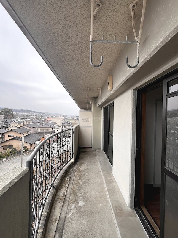 バルコニー　退去予定のため別部屋写真使用