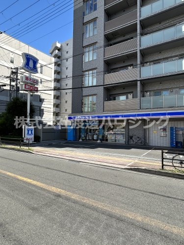 コンビニ　ローソン吹田豊津中学校前店（コンビニ）まで445m