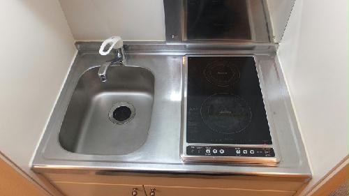 キッチン　ラジエントヒーター２口あります。