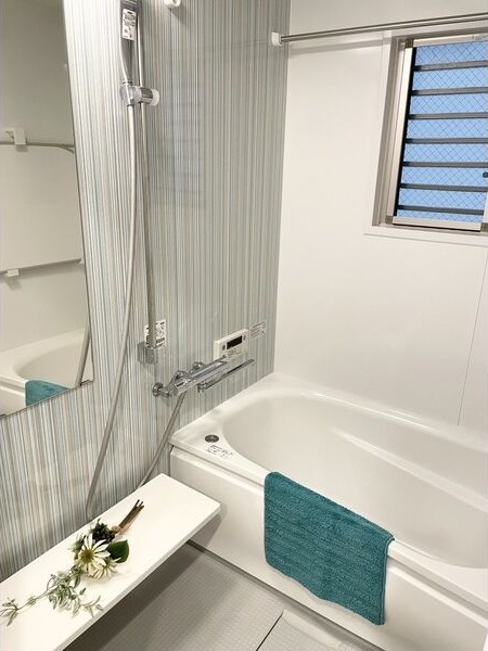 バス・シャワールーム　※写真は同じマンションの違う部屋のものになります。