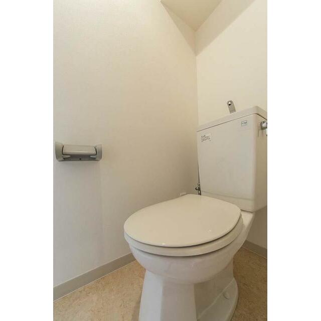トイレ　※写真は同タイプ住戸です。