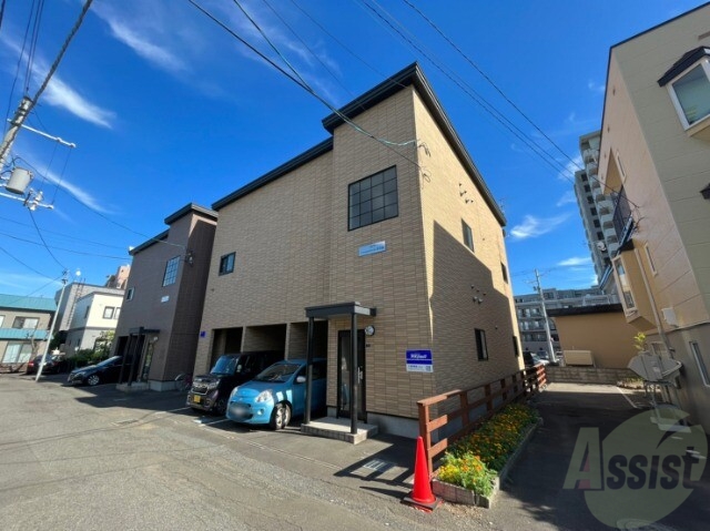 建物外観　札幌市東区北１６条東「ｃｏｍｐａｒｔｍｅｎｔ環状通」