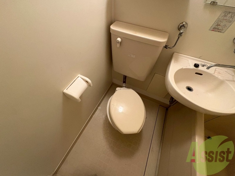 トイレ　こちらはトイレです。清潔感があり、安心して使用できます。