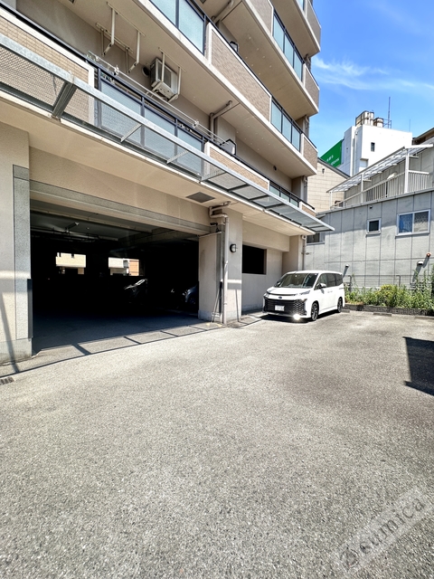 駐車場　ゆったりとした駐車場、出発もお帰りもスムーズに♪