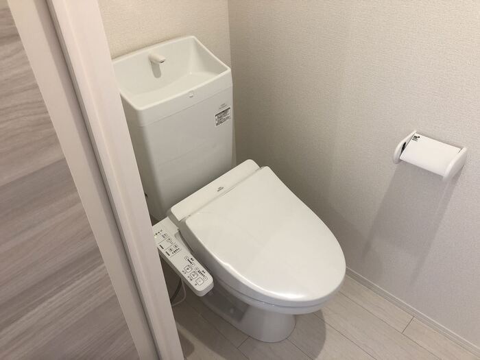 トイレ　温水洗浄暖房便座