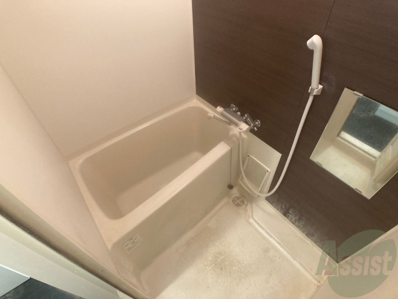 バス・シャワールーム　お風呂になります。一日の疲れを癒してくださいね。