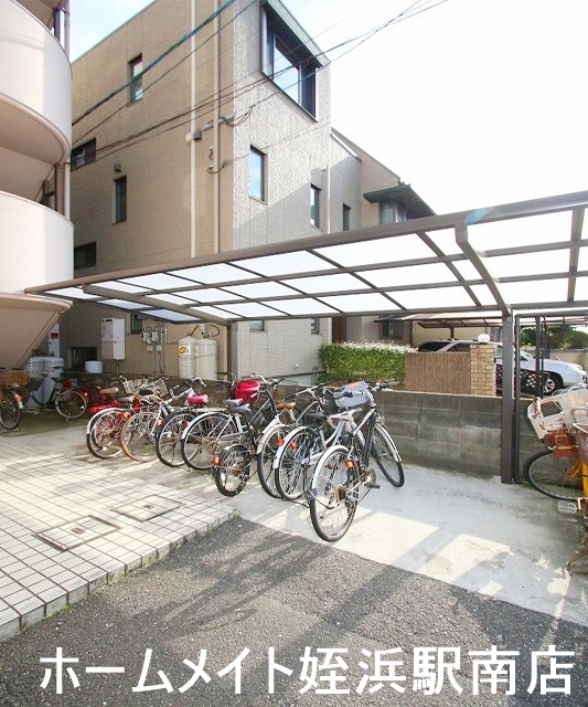 駐車場　★屋根付き駐輪場です★