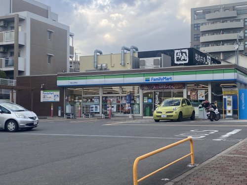 コンビニ　ファミリーマート 吹田上山手町店（コンビニ）まで1223m