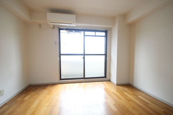 居室・リビング　※別部屋の写真です