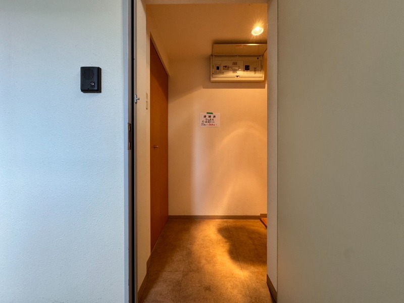 玄関　玄関の様子です。明るい印象ですね。気分もあがりそう。