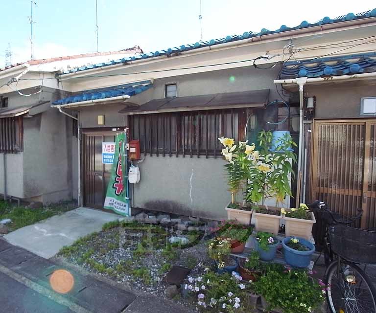 建物外観　連棟の貸家です。