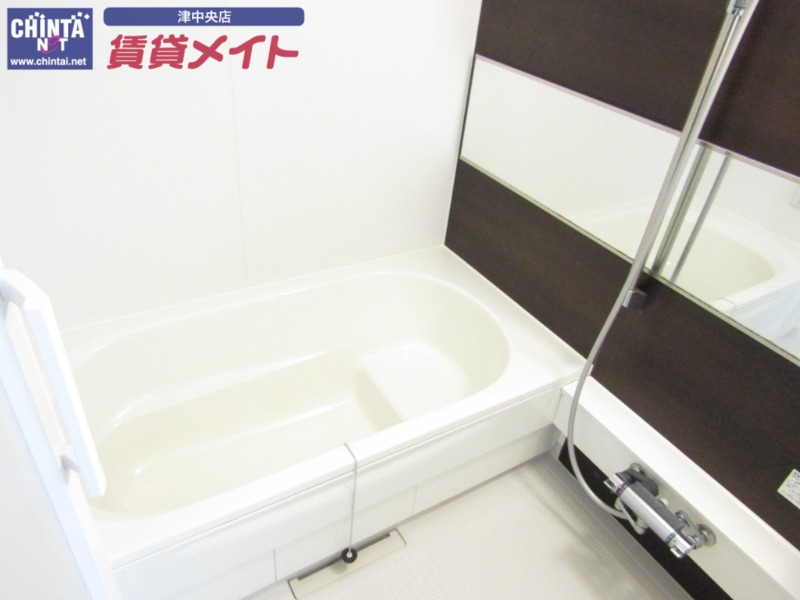 バス・シャワールーム　同型反転タイプ画像