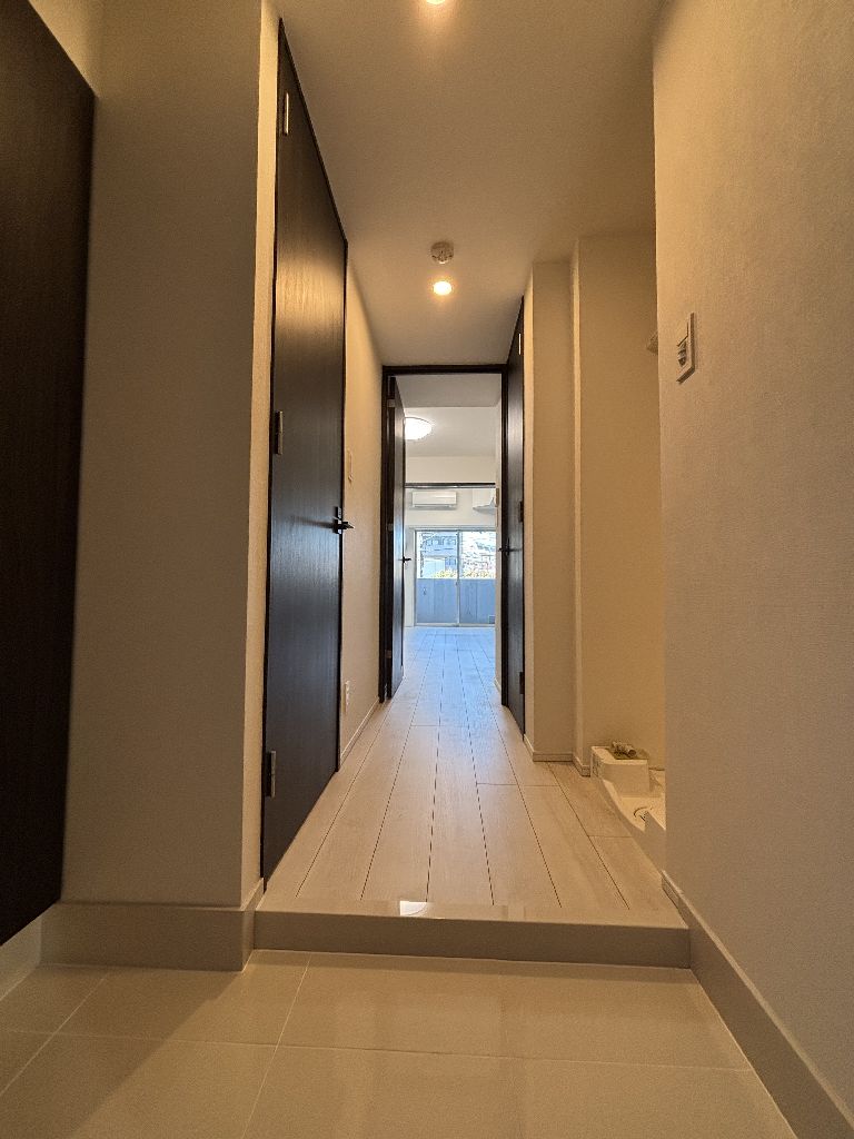 玄関　※別部屋の参考写真です
