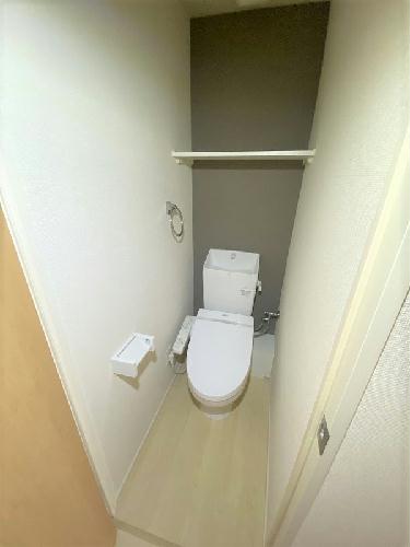 トイレ　仕様・設備は現況と異なる場合があります。現況優先。