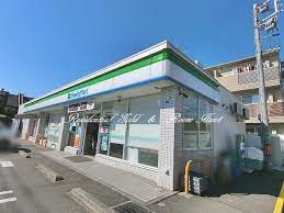 コンビニ　ファミリーマート綱島東店（コンビニ）まで192m