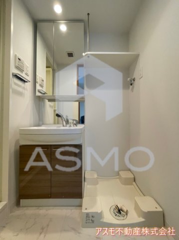 洗面設備　同マンション別部屋　参考写真