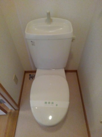 トイレ　コンパクトで使いやすいトイレです