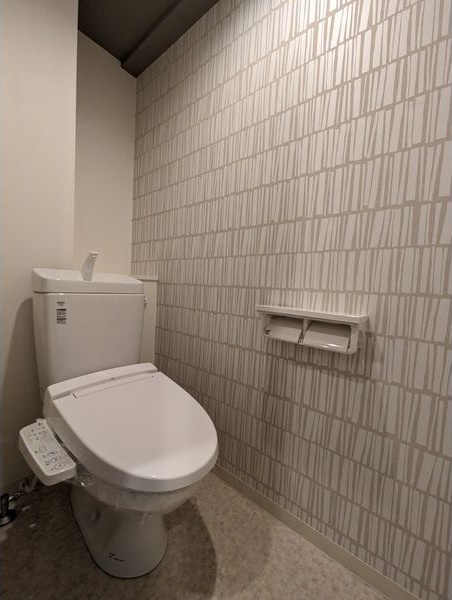 トイレ　※写真は同じマンションの違う部屋のものになります。