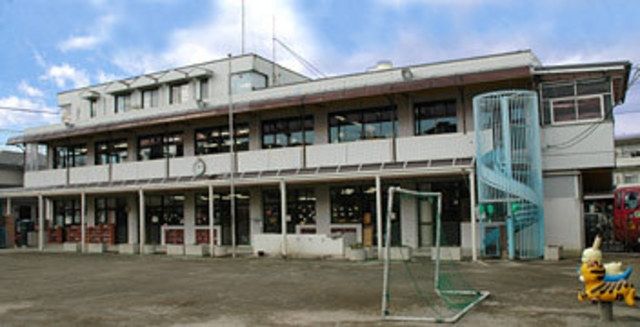 幼稚園・保育園　日野しらゆり幼稚園（幼稚園・保育園）まで125m