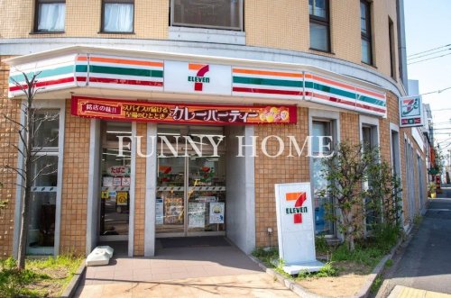 コンビニ　セブンイレブン 世田谷新代田駅前店（コンビニ）まで438m