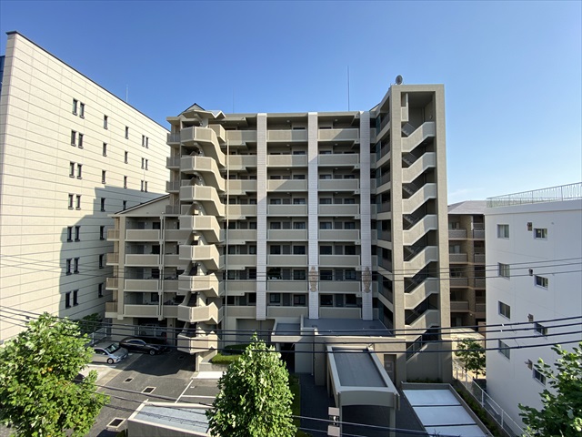建物外観　全戸南向きで日当たり良好マンション
