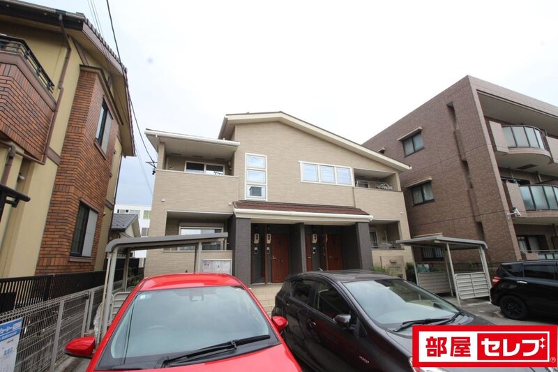 建物外観　タイル貼りのキレイな外観です。