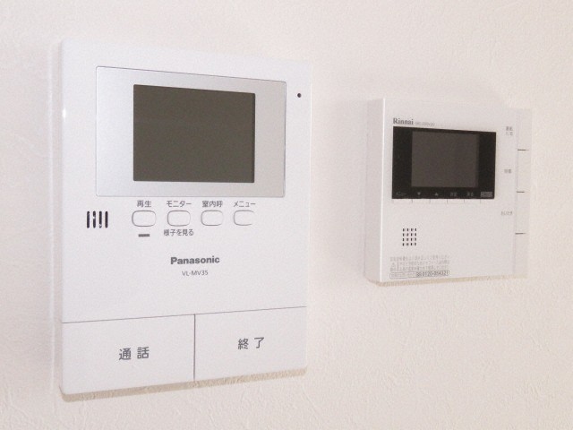 セキュリティ　来客者の顔が確認できるTVモニターフォンが設置されています☆