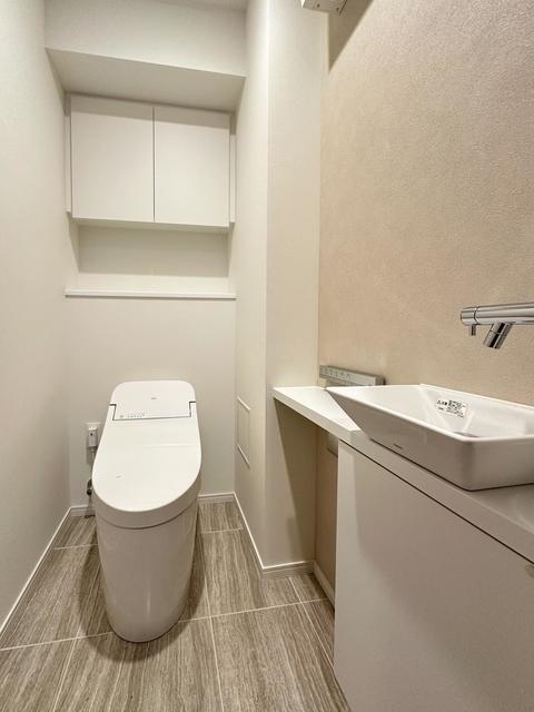 トイレ　※写真は同タイプ住戸です。