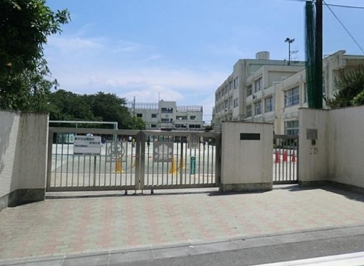 小学校　世田谷区立松原小学校（小学校）まで471m