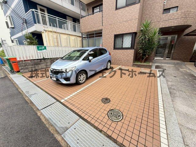 駐車場　駐車スペースもあります