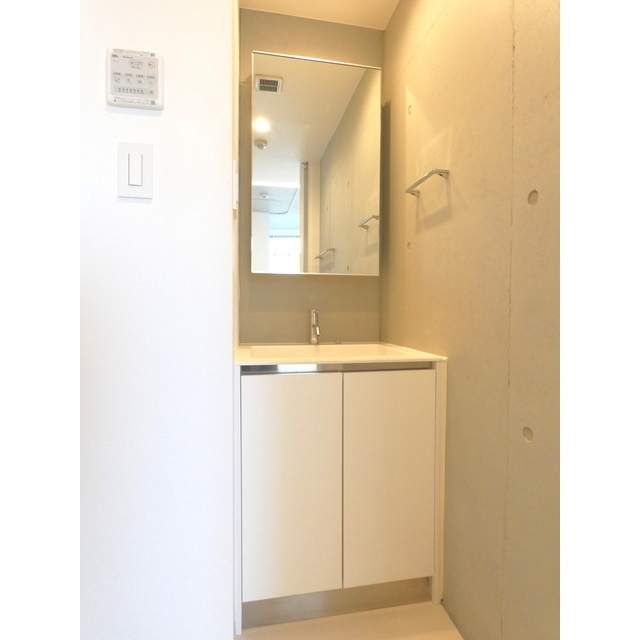 洗面設備　写真は同タイプ住居です。