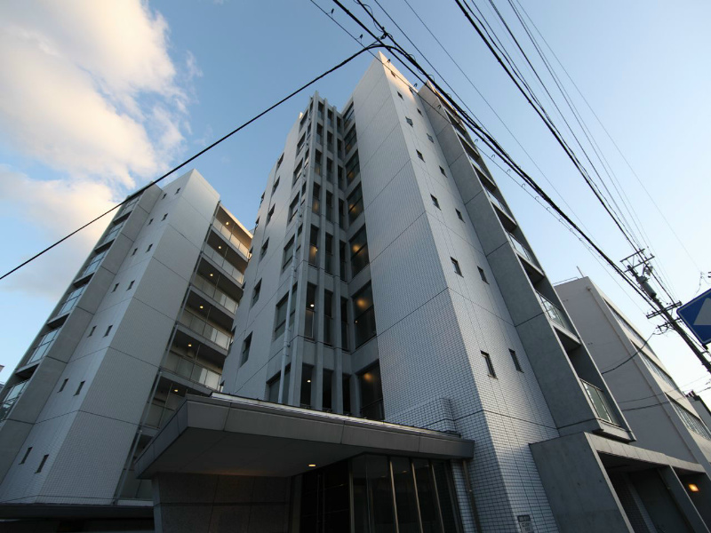 建物外観　外観　オートロック付　宅配ＢＯＸ付　防犯カメラ付　デザイナー