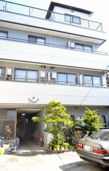建物外観　タイル張り、綺麗な外観