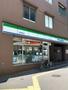 コンビニ　ファミリーマート 日本生命病院店（コンビニ）まで425m