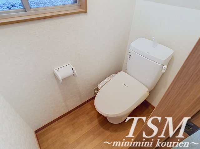 日新町一戸建貸家のトイレ写真
