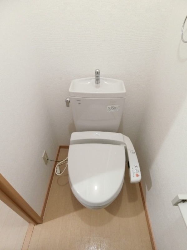 トイレ　図面と現状に相違がある場合には現状を優先