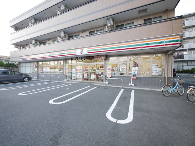 コンビニ　セブンイレブン川崎平店（コンビニ）まで590m