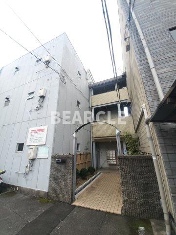 エントランス　落ち着いたエントランスです