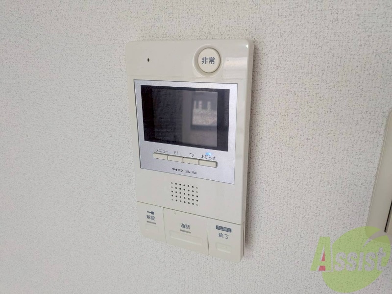 セキュリティ　モニター付きインターホンです。来客時も安心ですね。