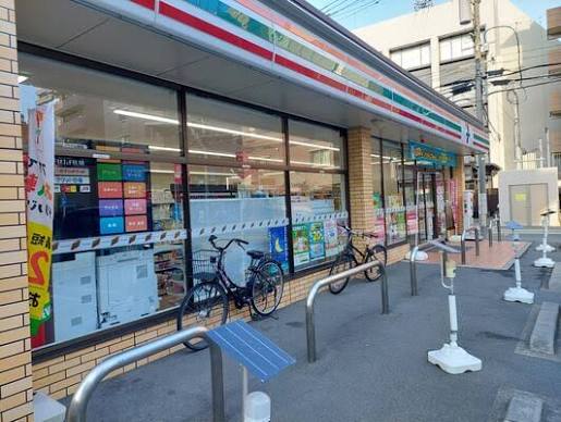 コンビニ　セブンイレブン福岡中央高校北店（コンビニ）まで796m