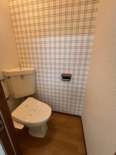 丘の上のアトリエのトイレ写真