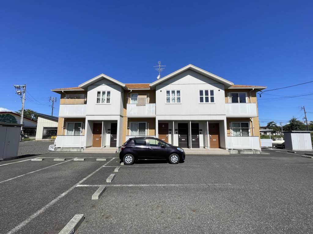 建物外観　駐車場