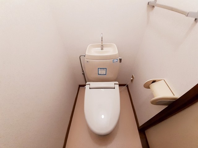 トイレ　暖房便座完備