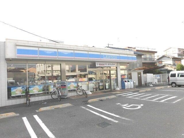 コンビニ　ローソン瓜破東二丁目店（コンビニ）まで711m