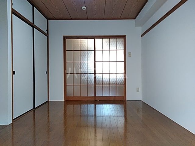 パレドールIIの居間写真