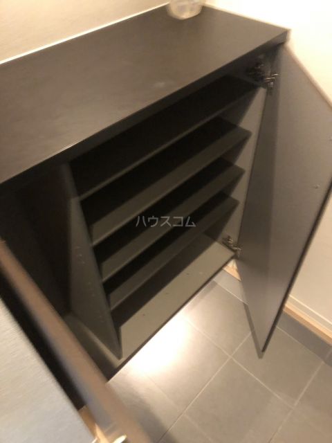 ターナ今池の玄関写真